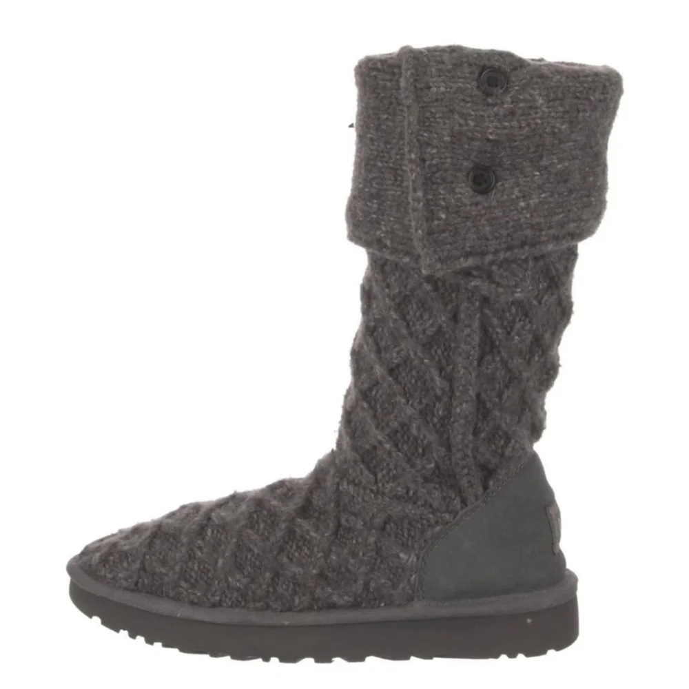 Women's UGG Gray Knit Cable Button Winter Boots Size 6